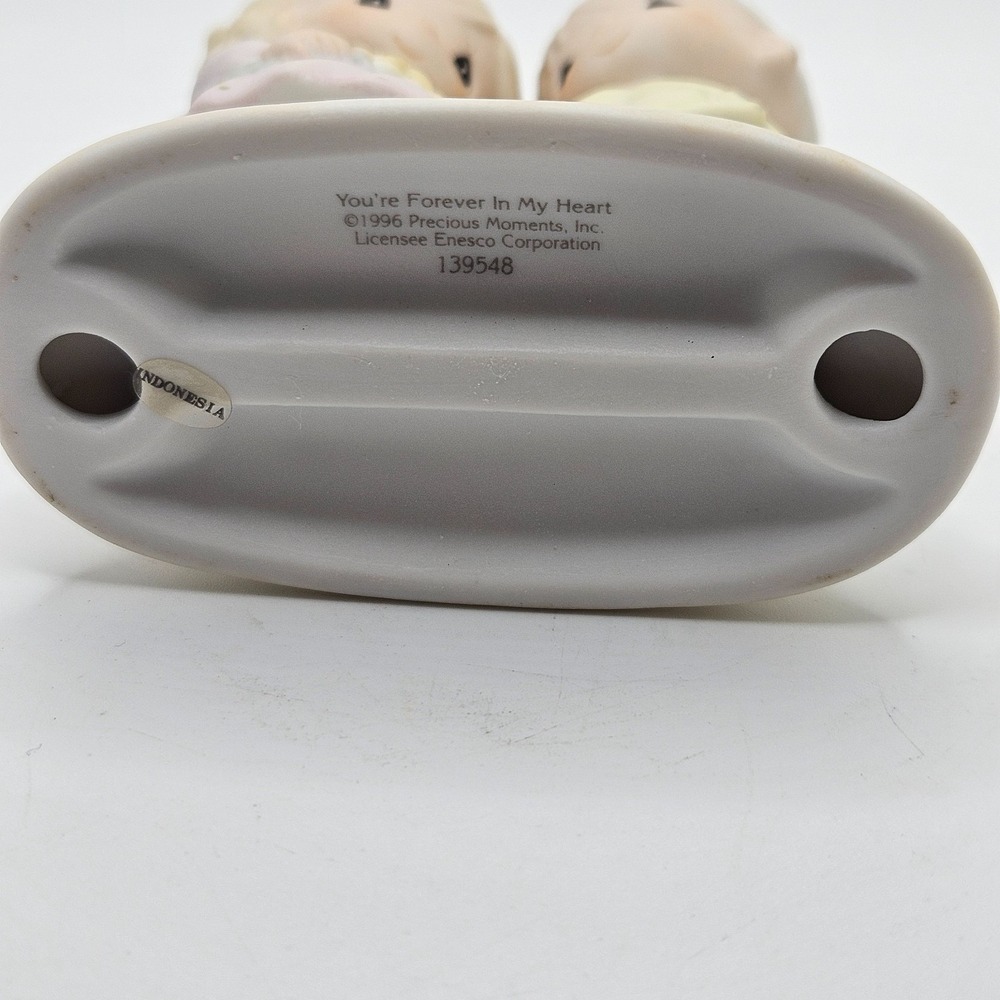 Precious Moments 1996 "You're Forever In My Heart" Figurine Enesco 139548 Couple - Picture 6 of 8
